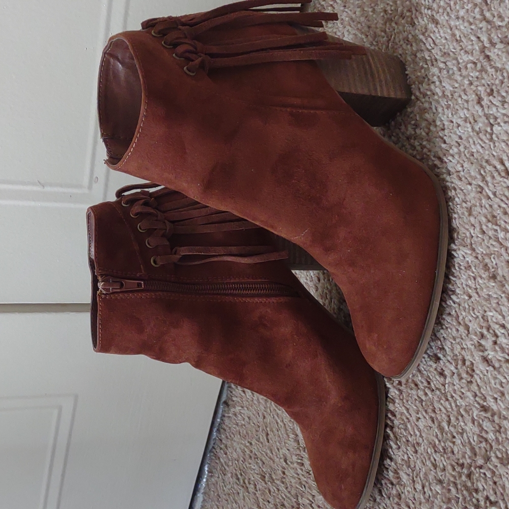 Carlos Santana Western Ankle Boots , Size 9M  Brown